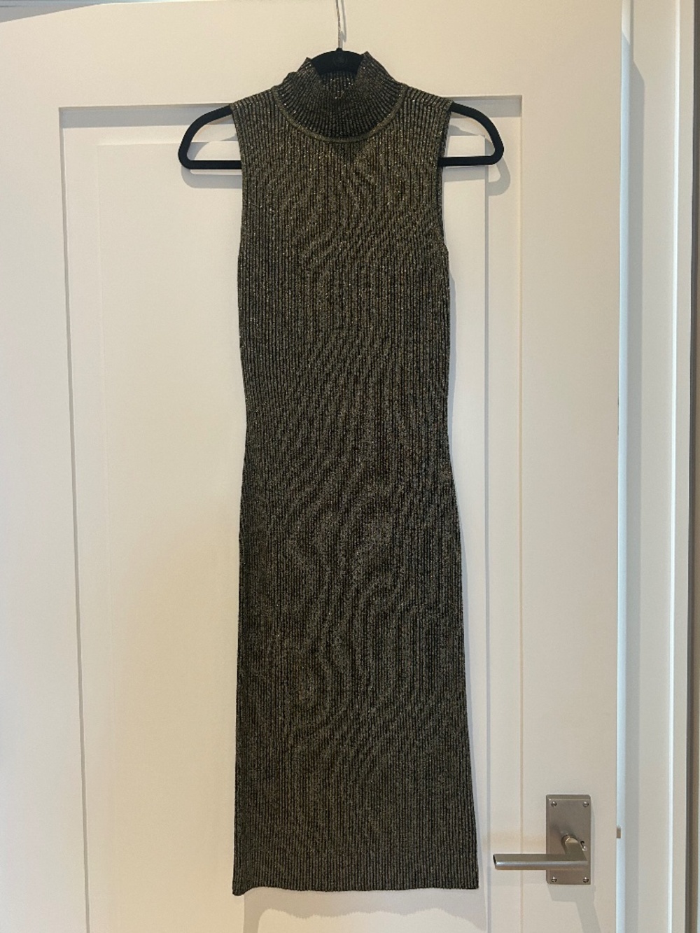 BB Dakota Dress, size XS, black and gold
